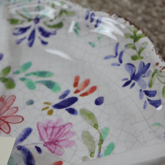 Bungalow No 10 Flower Rustic Dinner Plate Set 4 Scalloped Melamine Blue Red NWT - Picture 7 of 7